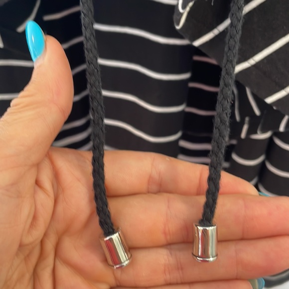 Chico’s Zenergy SZ 2 Black and White Stripe Flyway Cardigan SWEATER TOP EUC - Picture 4 of 10